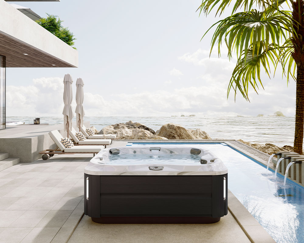 Jacuzzi Lifestyle Image 2